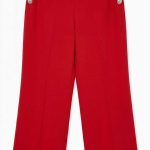 Pantalon Rouge Passion aux Boutons Dorés