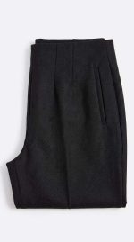 Élégance Intemporelle : Pantalon Noir Parfait