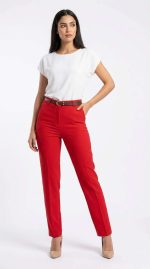 Élégance Écarlate : Pantalon Tailleur Rouge Intense – Image 4