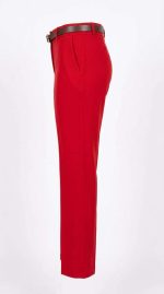 Élégance Écarlate : Pantalon Tailleur Rouge Intense – Image 3