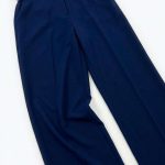 Élégance Noire : Pantalon à Chaîne Sophistiqué
