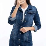 Veste Longue en Jean Bleu : Élégance Casual et Moderne
