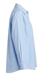 Chemise Longue Rayée Bleu Ciel - Élégance Moderne | Orkidia Fashion – Image 3