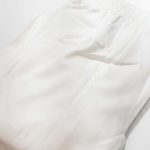 Élégance Intemporelle : Pantalon Blanc Fluide
