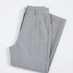 Élégance Texturée : Pantalon Classique Gris