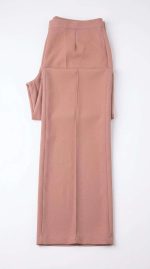 Élégance Poudrée : Pantalon Ajusté