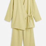 Ensemble deux pièces style kimono en lin vert amande pour femme par Orkidia Fashion