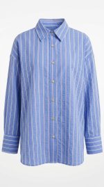 Chemise longue à rayures bleues et blanches pour femme avec manches longues et boutons apparents