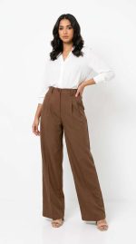 Élégance Décontractée : Pantalon Évasé Marron – Image 4