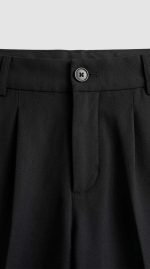 Élégance Intemporelle : Pantalon Noir Taille Haute – Image 4