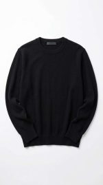 Pull à col rond en maille noire pour femme, design minimaliste et élégant
