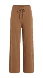 Pantalon large en maille couleur camel avec détails tressés sur les côtés et cordon de serrage à la taille