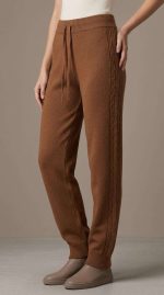 Pantalon en Maille Camel à Détails Tressés – Image 7