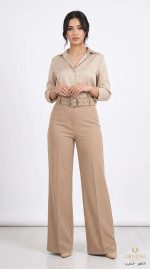 Élégance Tailleur : Pantalon Beige à Ceinture Statement – Image 6