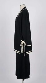 Élégance Contrastée : Ensemble Jupe & Cardigan – Image 3