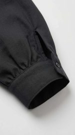 Chemise Noire Fluide à Manches Bouffantes - Élégance Sophistiquée – Image 5