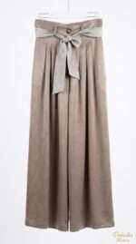 Pantalon palazzo beige fluide à taille haute avec ceinture à nouer élégante