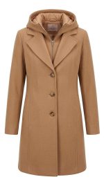 Manteau camel chic pour femme avec capuche intégrée et fermeture boutonnée par Orkidia Fashion