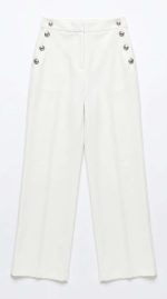 Élégance Blanche : Pantalon à Boutons Dorés