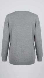 Élégance Texturée : Le Pull Gris Essentiel – Image 2