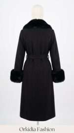 Manteau Long Noir Élégant avec Col et Poignets en Fausse Fourrure – Image 2