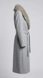 Manteau Long Gris en Laine avec Col et Poignets en Fourrure – Image 3