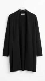 Élégance Fluide : Cardigan Noir Intemporel