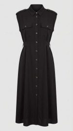 Robe Noire Boutonnée Élégance
