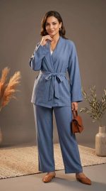 Ensemble Kimono Ceinturé et Pantalon Wide-Leg Bleu Roi en Lin – Image 3