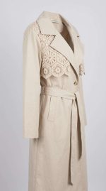Trench Élégance Brodé Beige - Orkidia Fashion – Image 3
