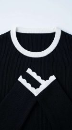 Pull Près du Corps Noir à Finitions Contrastées | Orkidia Fashion – Image 4
