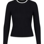 Pull cintré noir à manches longues avec détails contrastés blancs au col et aux poignets