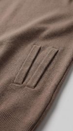 Pull Col Roulé Marron en Maille Douce - Orkidia Fashion – Image 5