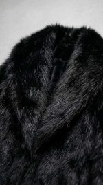 Manteau Long en Fausse Fourrure Noir – Luxe et Élégance – Image 3