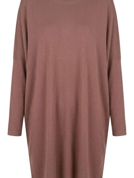 Tunique oversize en maille douce couleur vieux rose pour femme vue de face sur fond blanc
