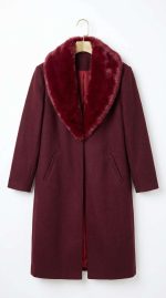 Élégance Borgogne : Manteau en Laine et Fourrure