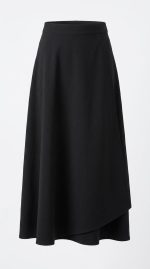 Jupe Noire Évasée Ceinturée – Élégance Intemporelle