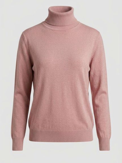 Pull à col roulé femme en maille douce couleur rose poudré porté par un mannequin invisible