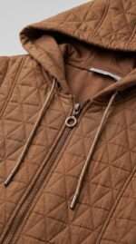 Gilet Long Matelassé à Capuche - Marron Chocolat | Orkidia Fashion – Image 4