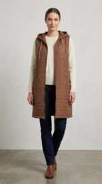Gilet Long Matelassé à Capuche - Marron Chocolat | Orkidia Fashion – Image 7