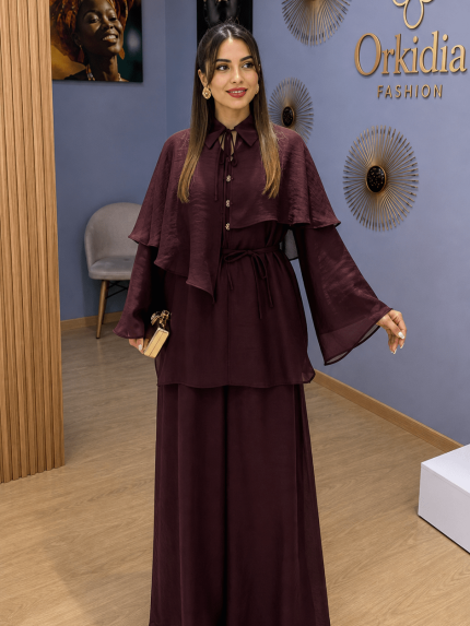 Ensemble femme bordeaux avec haut fluide élégant et pantalon large assorti