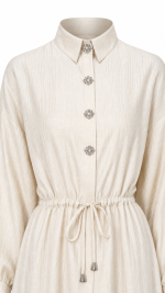 Ensemble femme beige clair avec chemisier ceinturé et pantalon large fluide