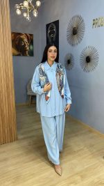 Ensemble Co-ord 2 Pièces Tunique et Pantalon Bleu Ciel avec Foulard Imprimé
