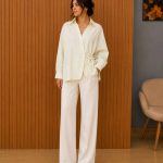 Chemise Jaune Pastelle Élégante à Dentelle et Liens – GDG Actuel