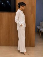 Chemise Blanche Élégante à Broderies Anglaises – Image 2