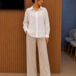 Chemise Blanche Élégante à Broderies Anglaises et Motifs Étoiles