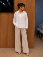 Chemise Blanche Élégante à Broderies Anglaises et Motifs Étoiles