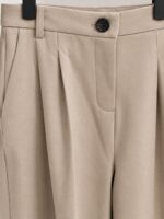 Pantalon Large Femme Camel Beige Sable à Pinces Coupe Fluide | Orkidia Fashion – Image 2